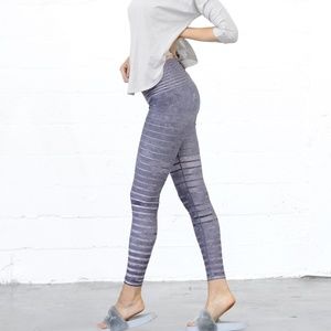 Niyama Sol Granite Stripe Barefoot Legging